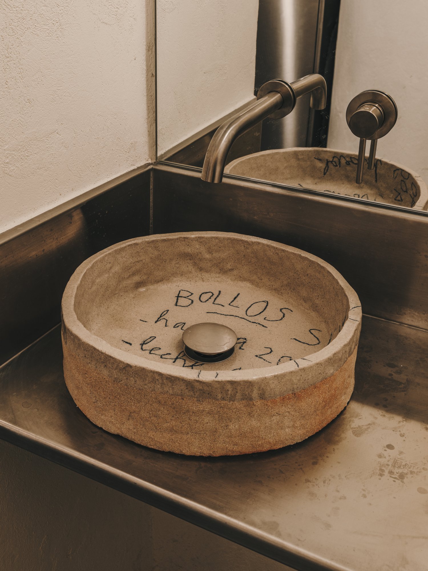 Lavabo de cerámica artesanal