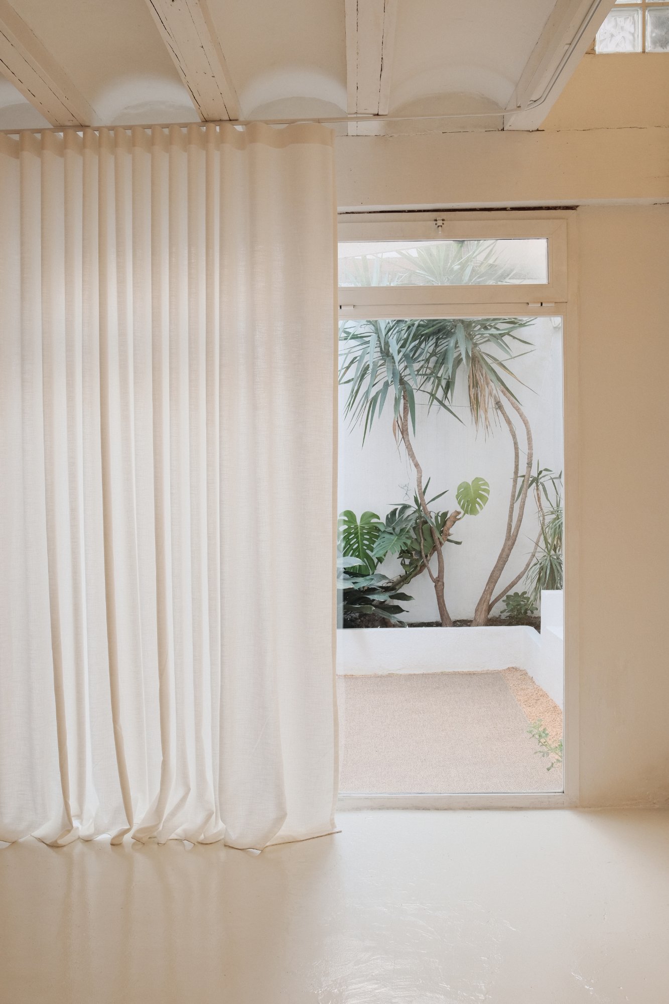 Cortinas y patio interior