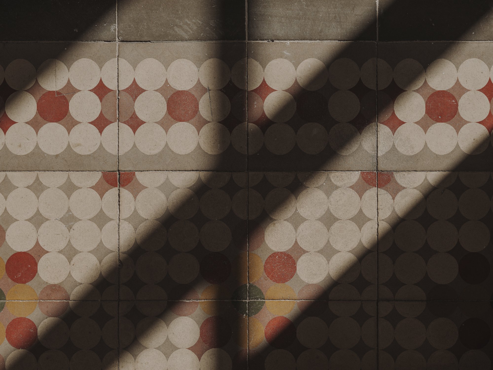 Baldosa hidráulica con sombras